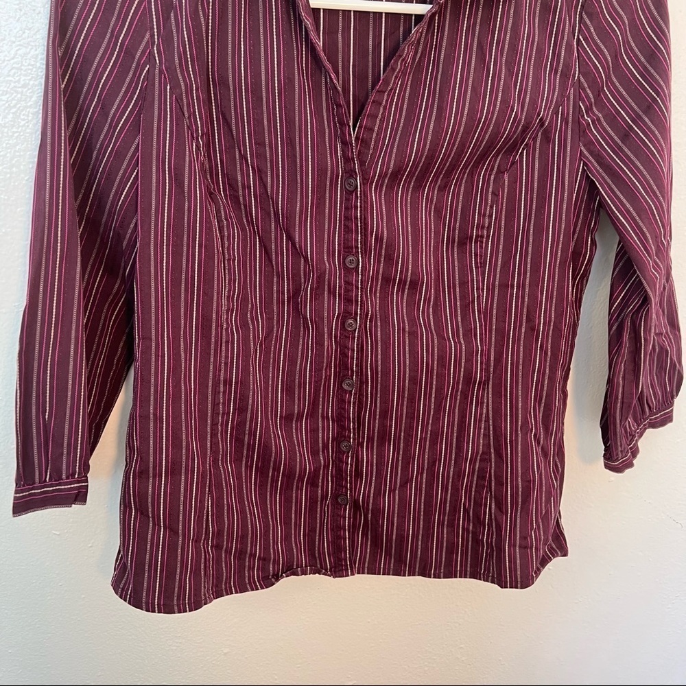 Old Navy Perfect Fit Stretch Button Down Shirt - Picture 4 of 11